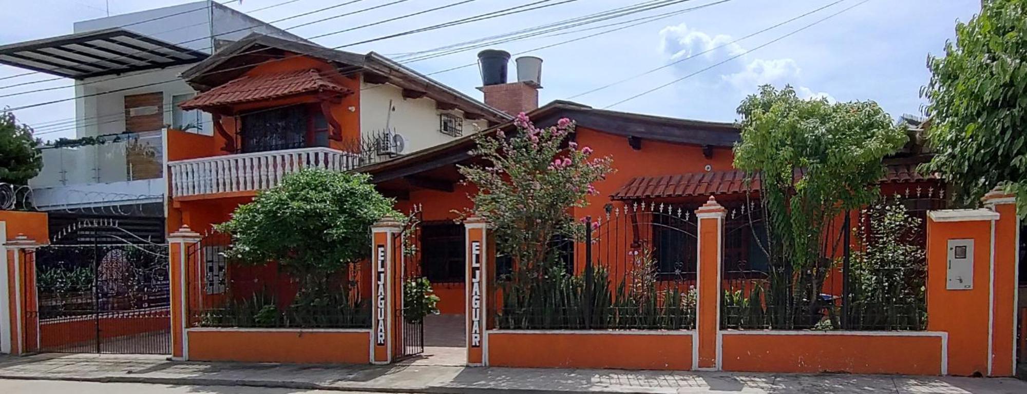 El Jaguar Casa Hotel Leticia Exterior photo